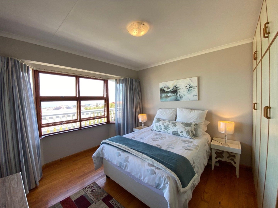 4 Bedroom Property for Sale in Outeniqua Strand Western Cape